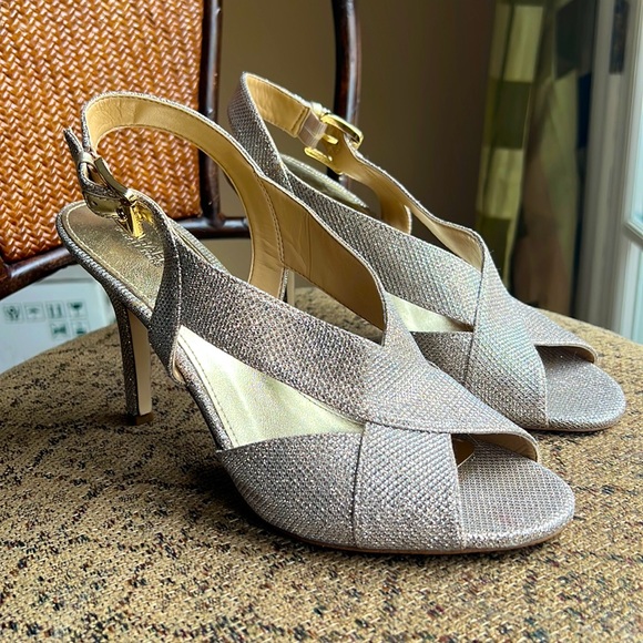 Michael Kors Becky Sandals - Picture 1 of 8